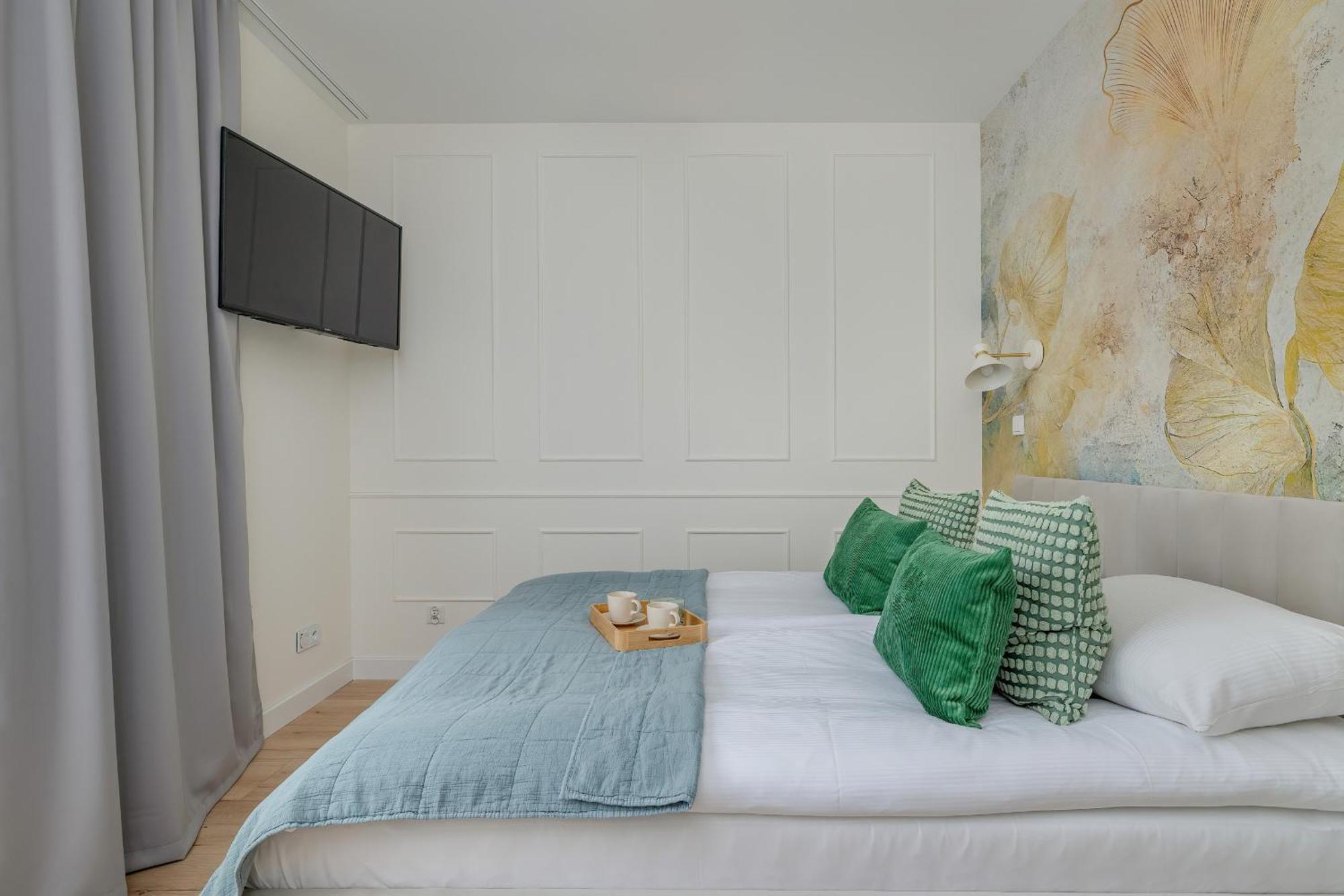 Cozy Apartment Orawska With Balcony By Noclegi Renters Krasków Exterior foto