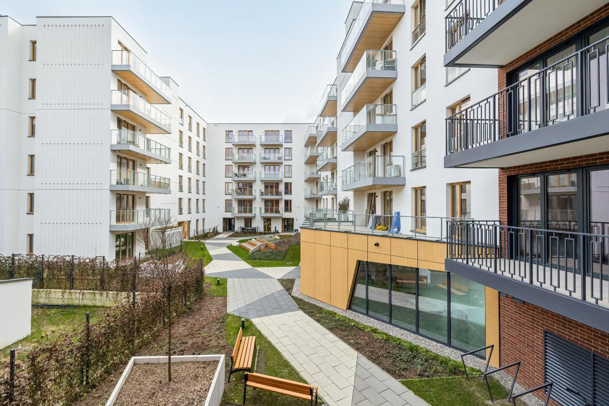 Cozy Apartment Orawska With Balcony By Noclegi Renters Krasków Exterior foto